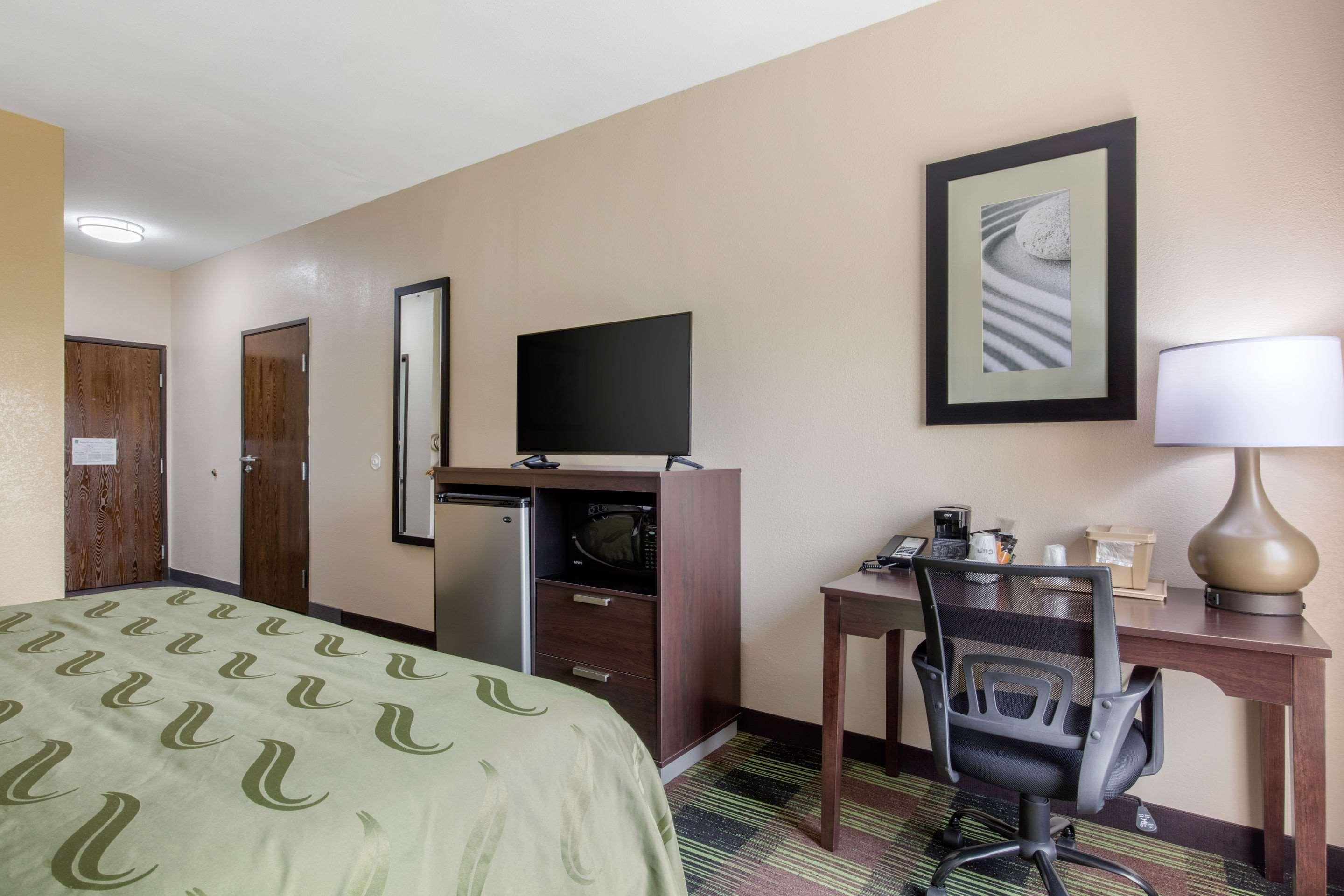 Quality Inn Cadiz Bagian luar foto