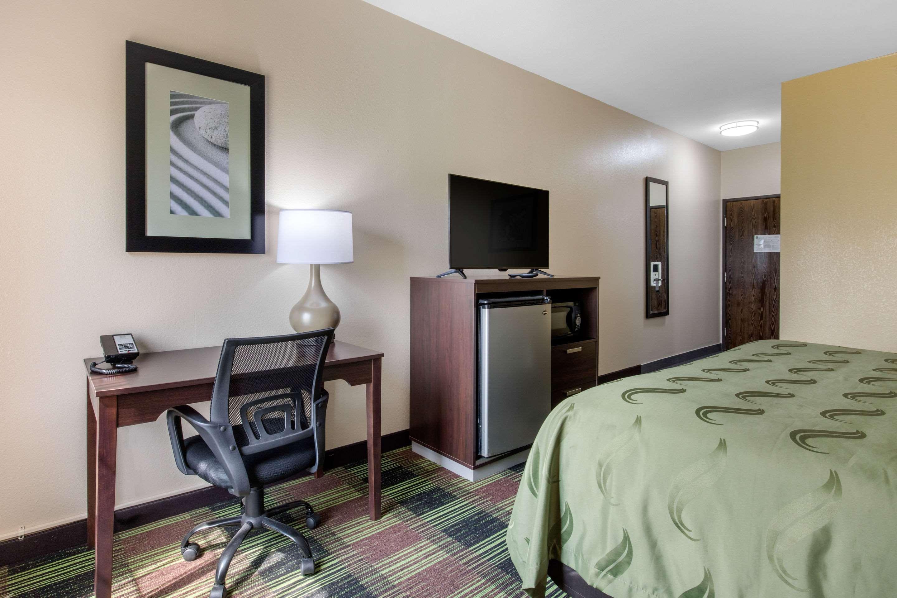 Quality Inn Cadiz Bagian luar foto