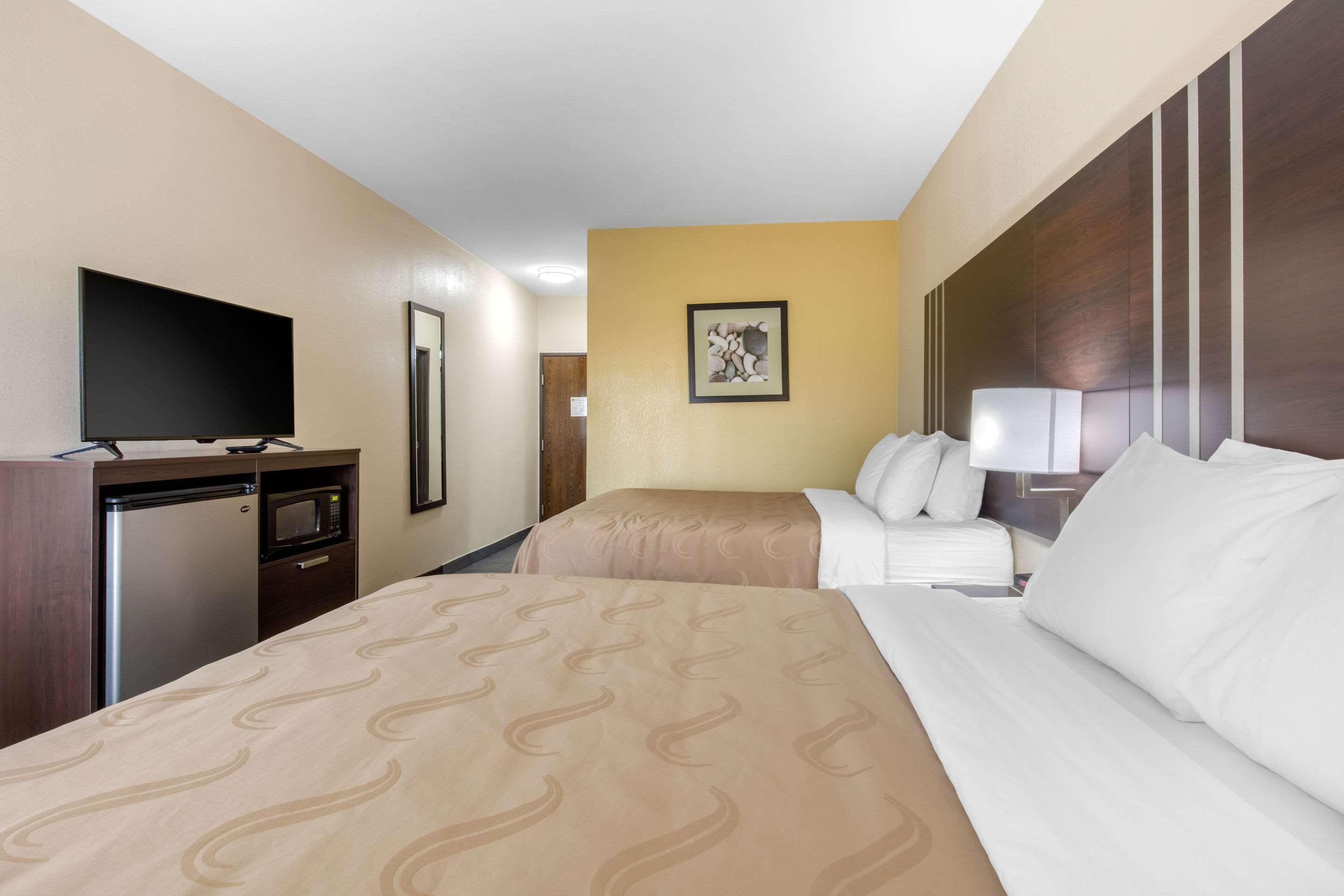 Quality Inn Cadiz Bagian luar foto