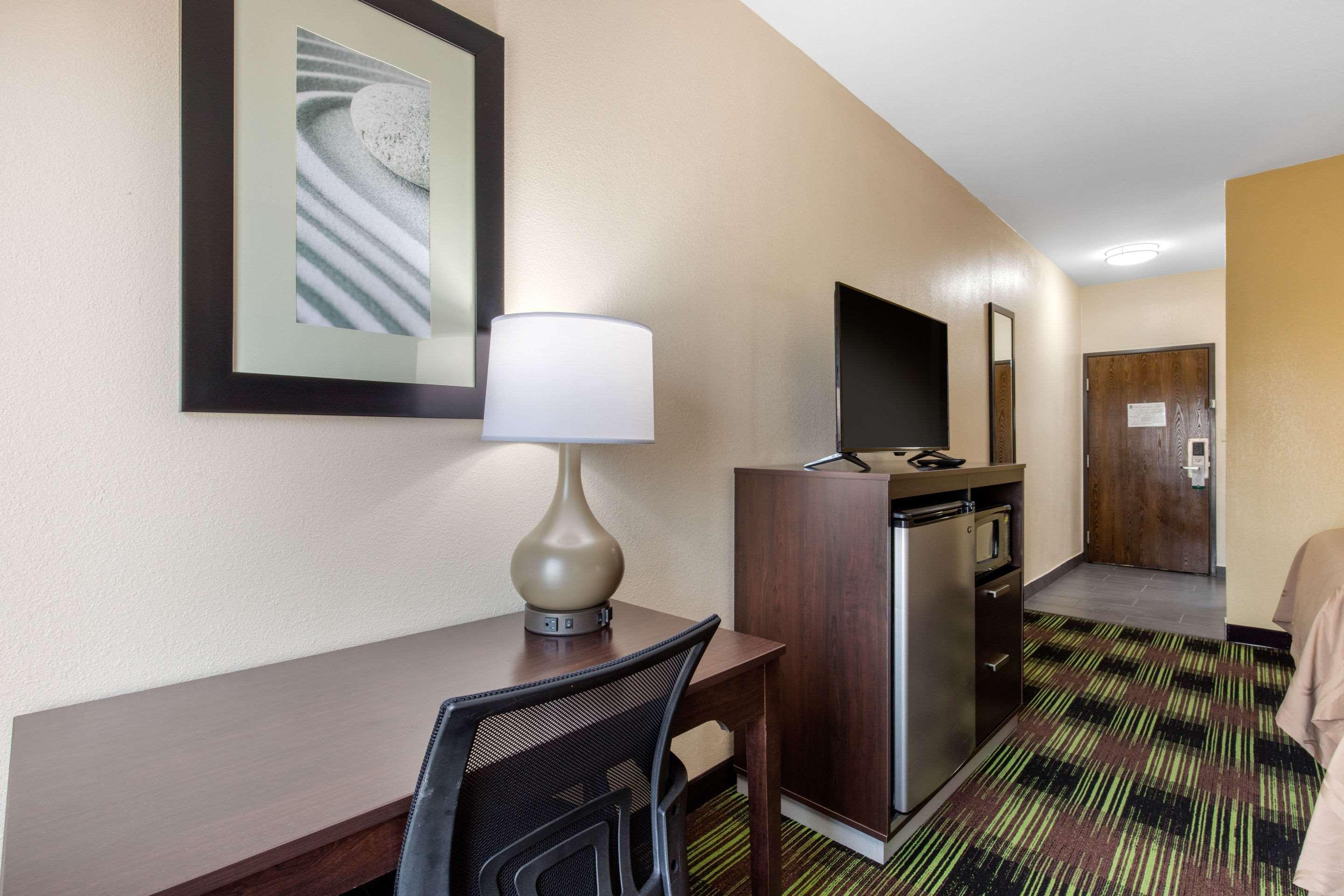 Quality Inn Cadiz Bagian luar foto