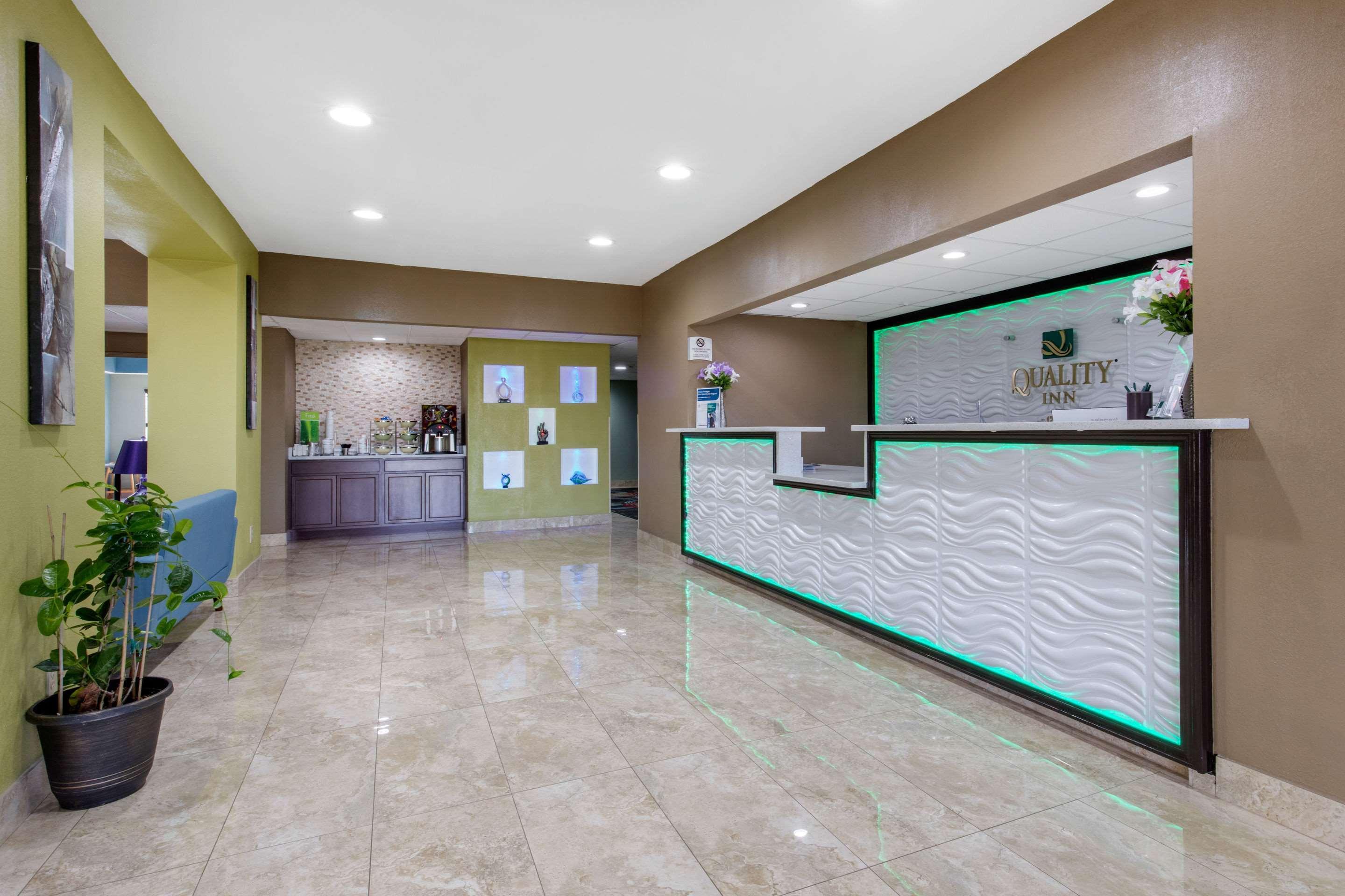 Quality Inn Cadiz Bagian luar foto