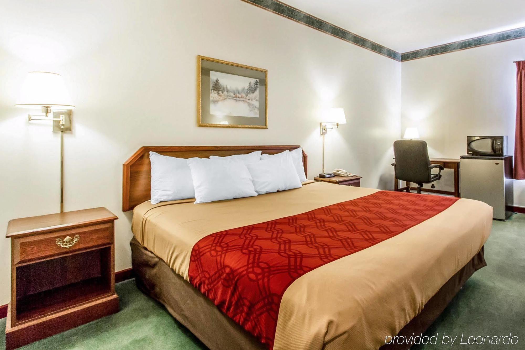 Quality Inn Cadiz Bagian luar foto