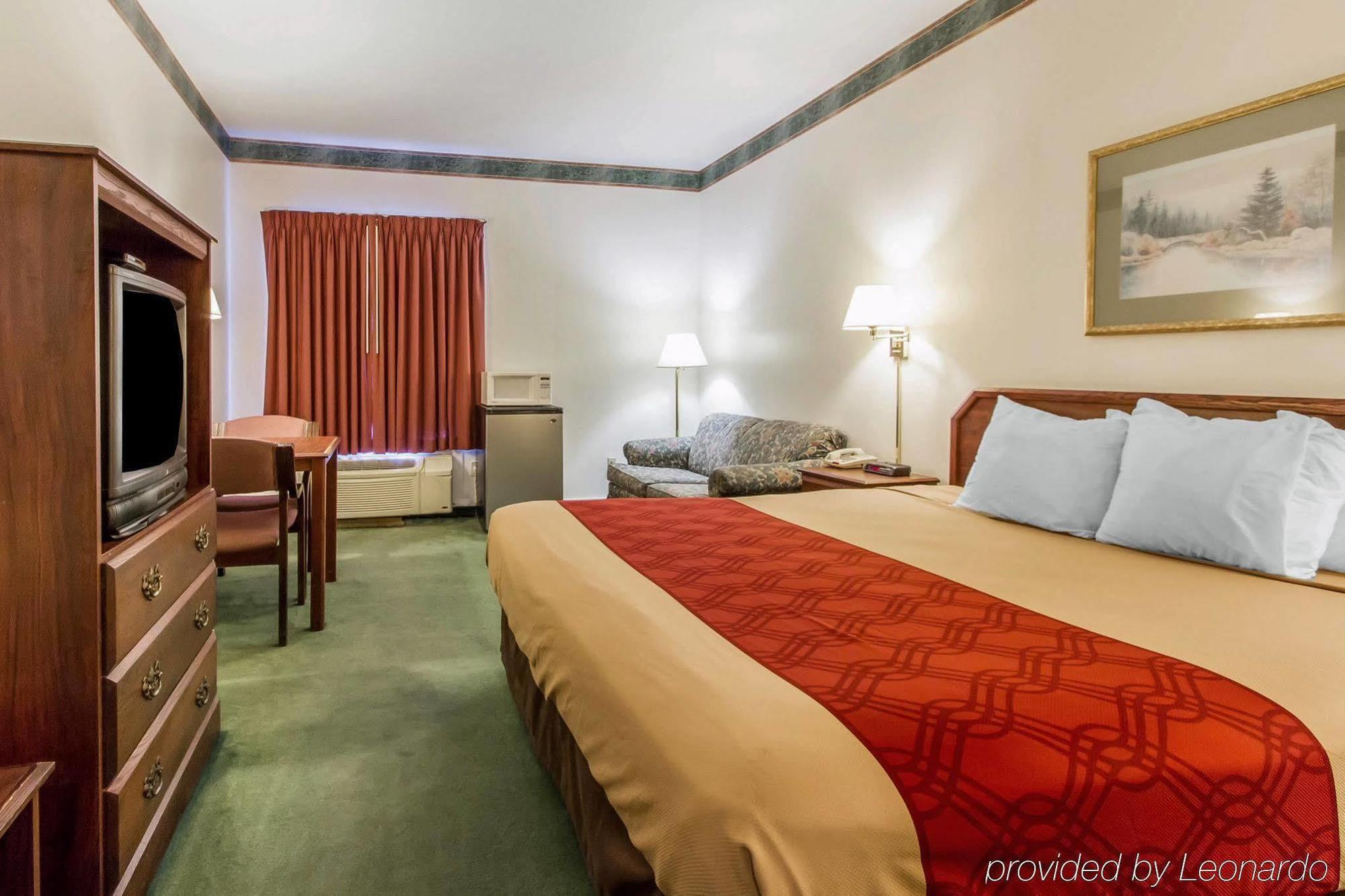 Quality Inn Cadiz Bagian luar foto